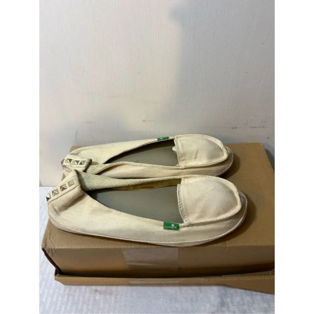 Sanuk women’s 9 loafers sidewalker shoes studs cream color - Picture 1 of 6